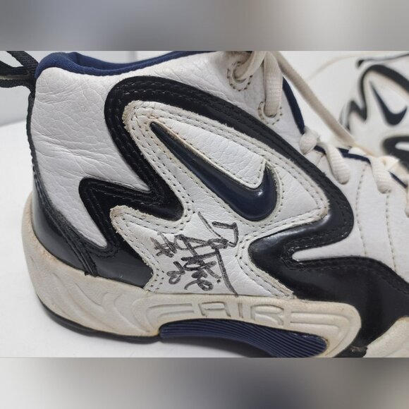 Vintage 90s Nike Basketball Shoes Signed Damon Stoudamire Toronto Raptors NBA main image 5